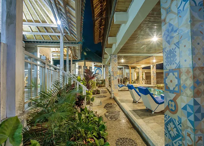 Nusa View - Oceanfront Hotel